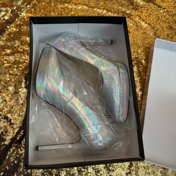 NIB - NINE WEST Silver Metallic Danca Platform Pumps - Picture 9 of 16